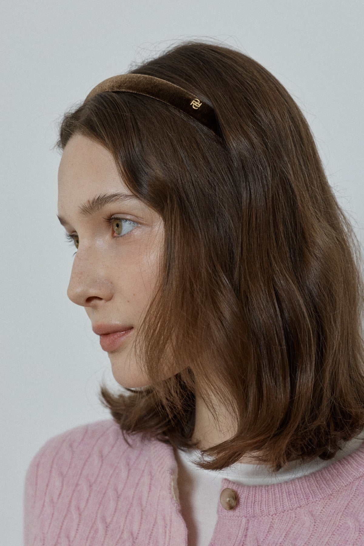 DP LOGO VELVET HAIRBAND