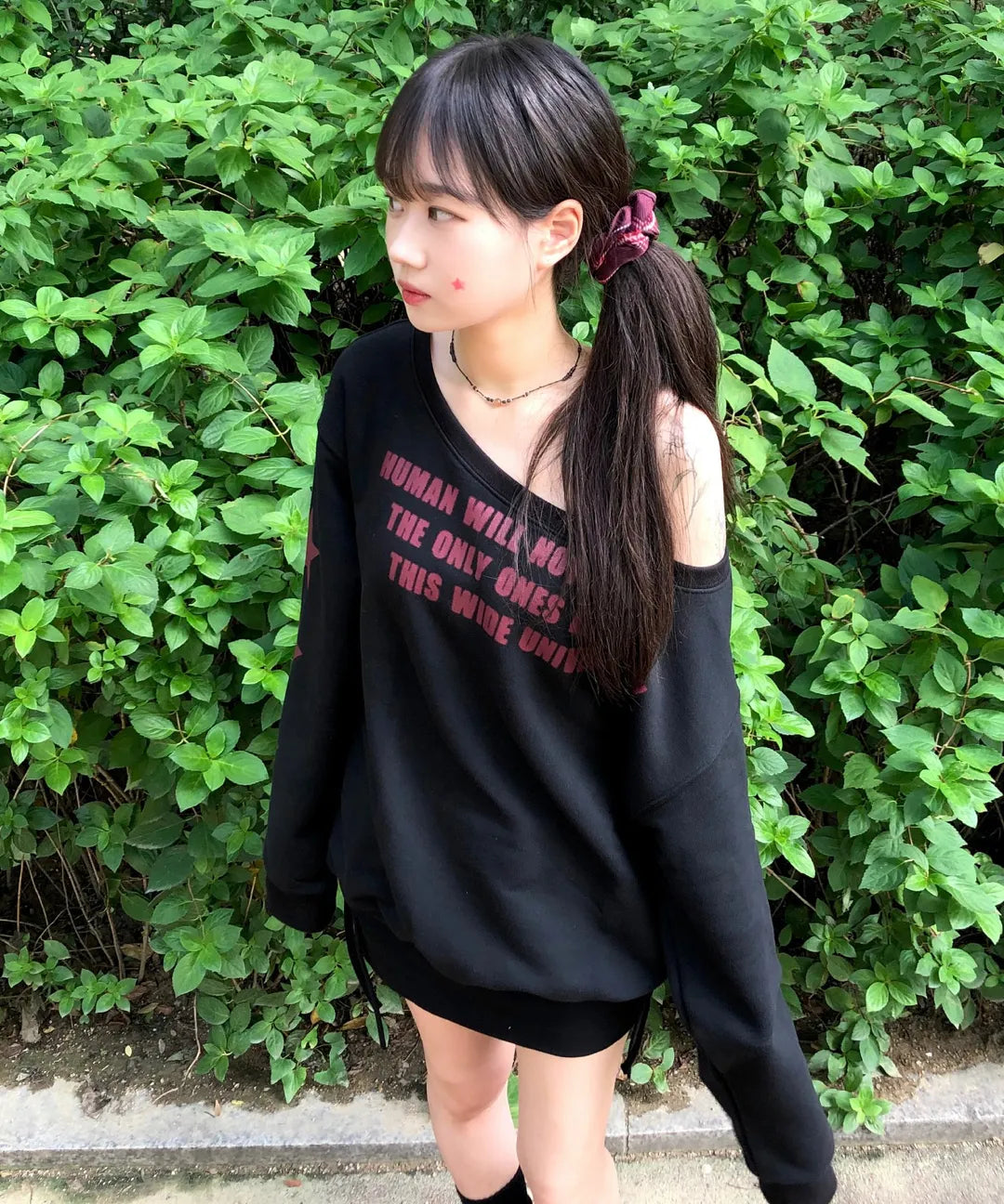 THREE STAR LETTERING OFF SHOULDER SWEATSHIRT - 2 colors