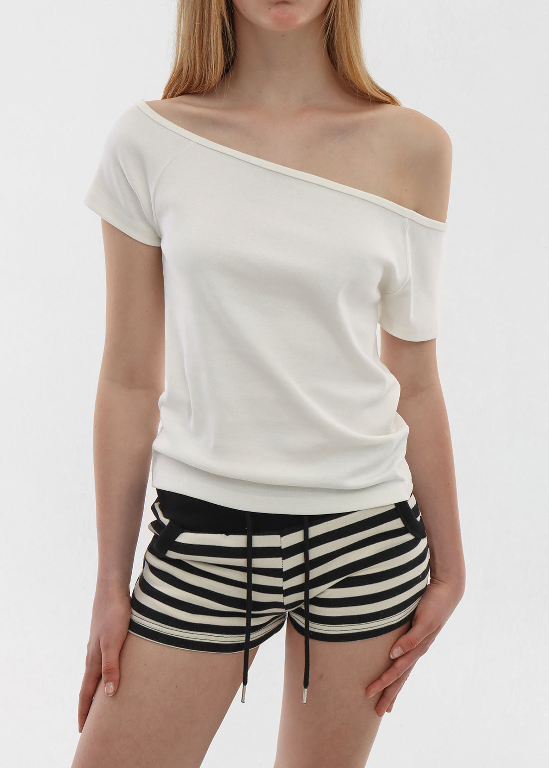 STANDARD OFF-SHOULDER SHORT SLEEVE TEE 9