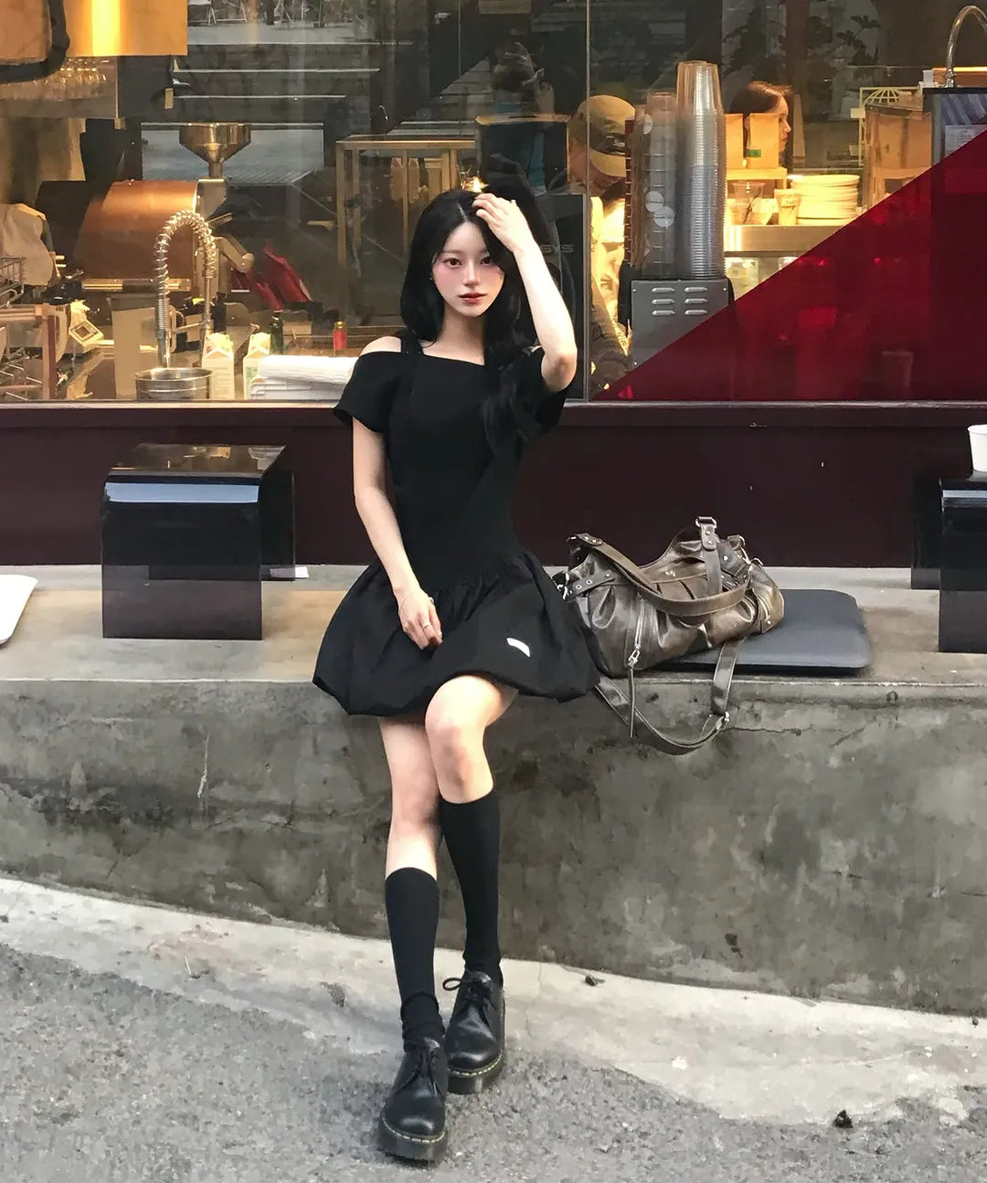 AMBER BUCKLE SHOULDER BAG BEIGE