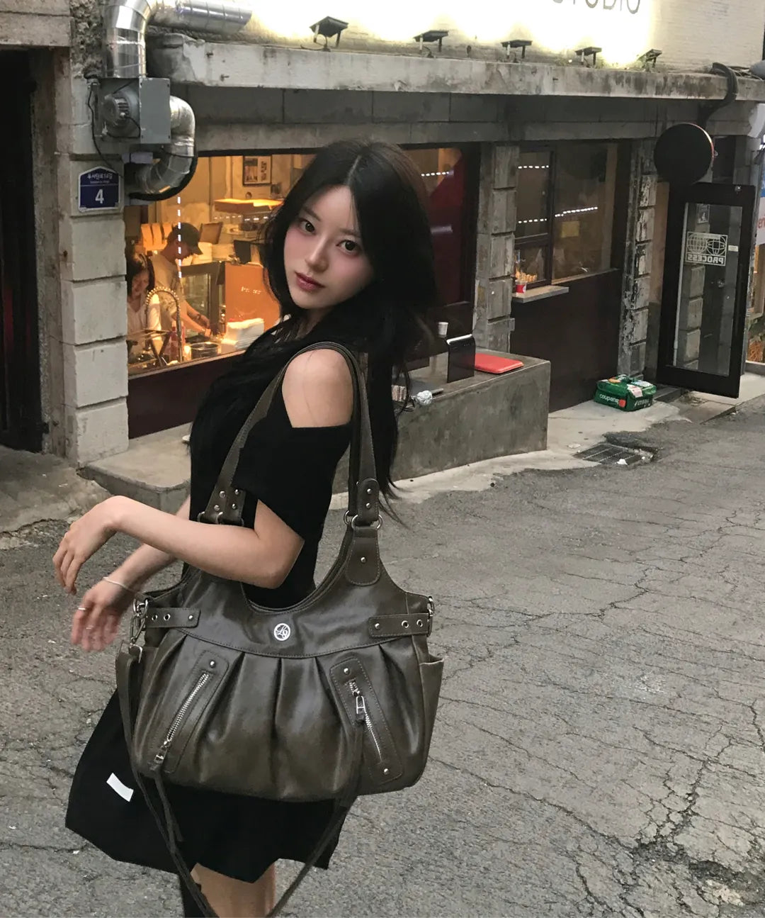 AMBER BUCKLE SHOULDER BAG BEIGE