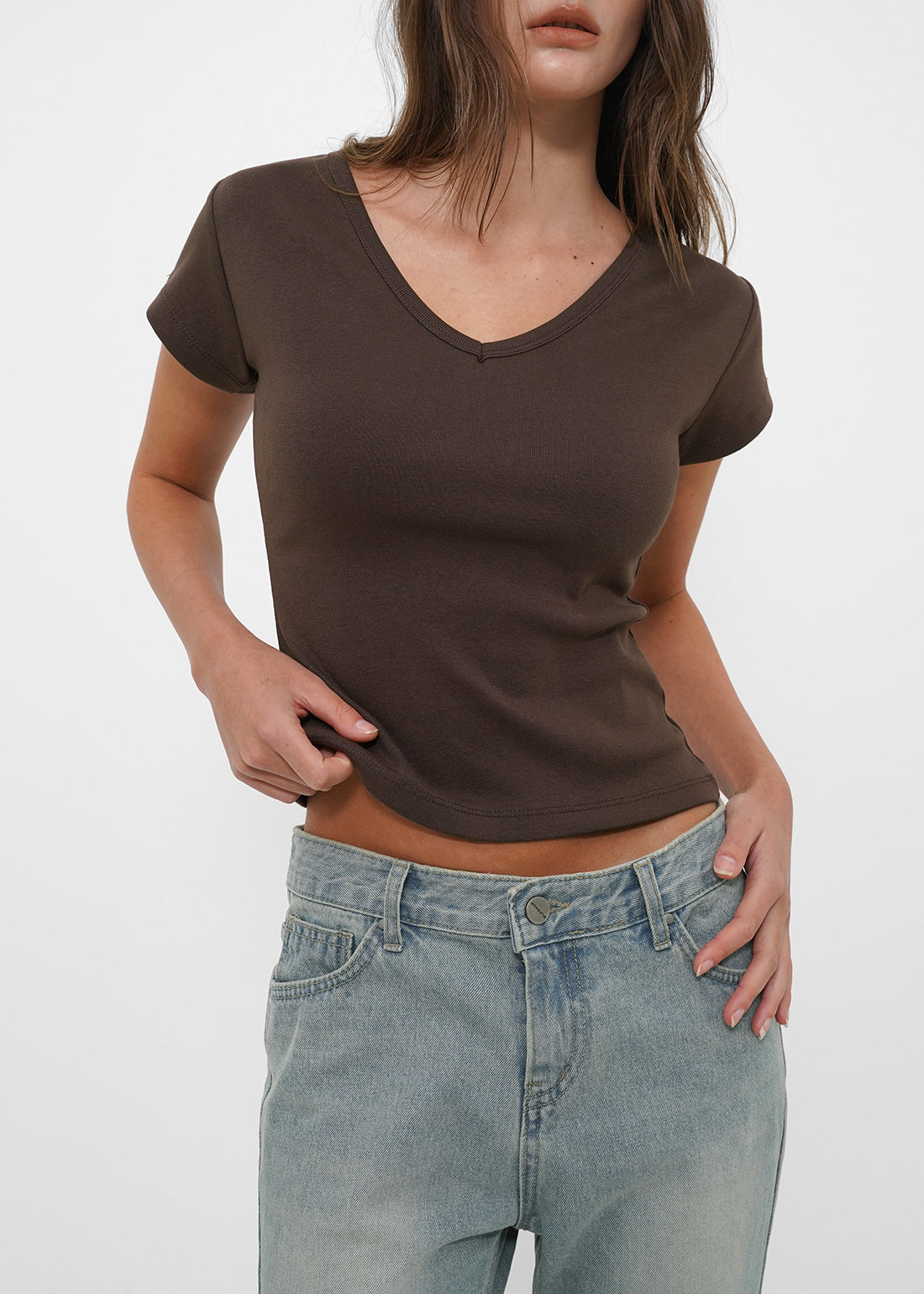 STANDARD SHORT SLEEVE V-NECK SHORT SLEEVE TEE 3