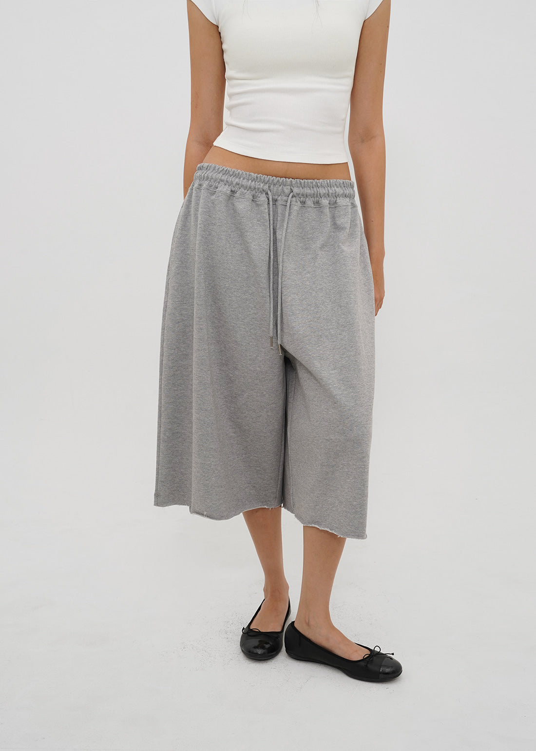 MID SWEAT CUTTING BERMUDA PANTS - 3 COLORS 4