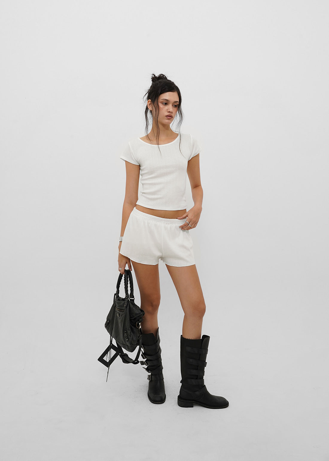 PUNCHING BANDED SHORTS - 2 COLORS 4