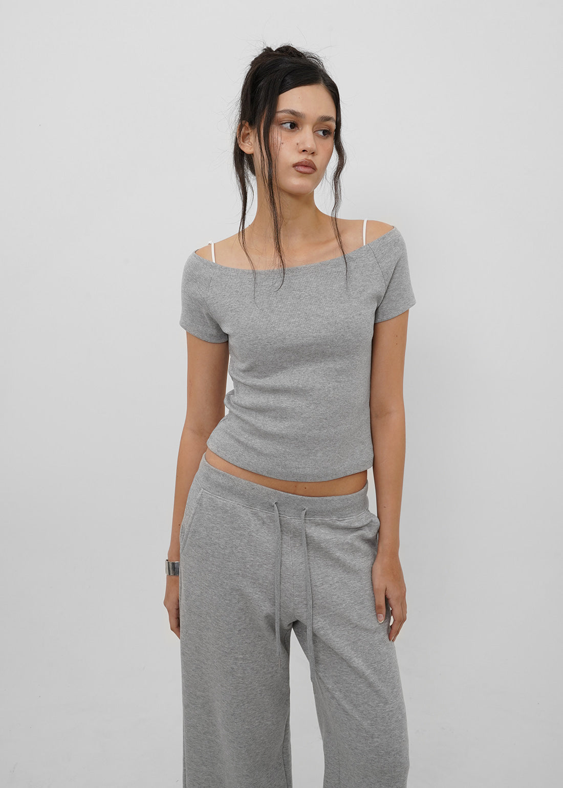 STANDARD SLIM OFF-SHOULDER SHORT SLEEVE TEE 2