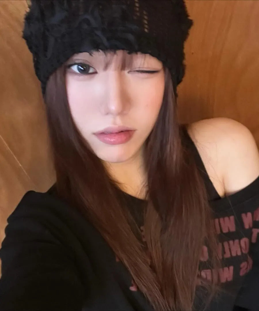 THREE STAR LETTERING OFF SHOULDER SWEATSHIRT - 2 colors