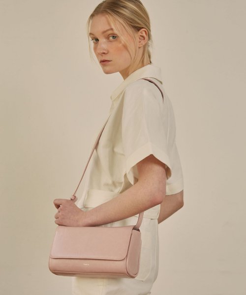 BUTTER BAG CLASSIC · BUTTER