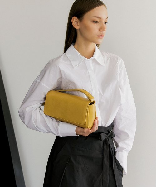 BUTTER BAG CLASSIC · BUTTER