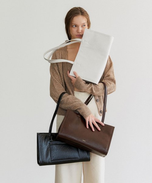 OBLONG BAG - 3 COLORS BLACK
