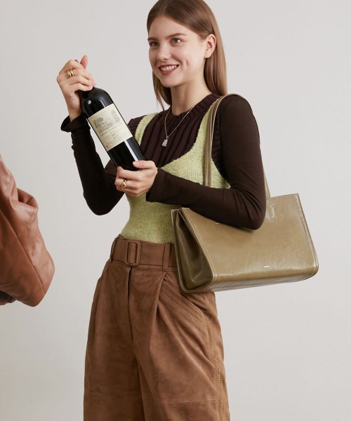 OBLONG BAG · - 3 COLORS BLACK