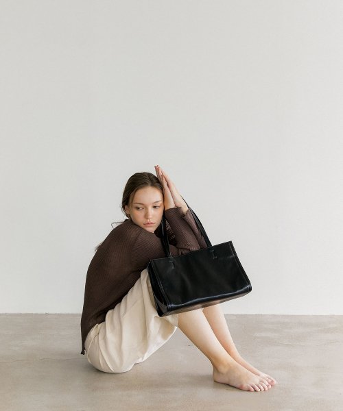 OBLONG BAG · - 3 COLORS BLACK