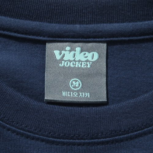 SQUARE AND LETTERS TEE