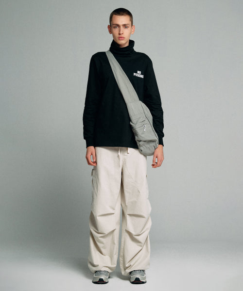 NO PEEKING TURTLENECK - 3 COLORS BLACK