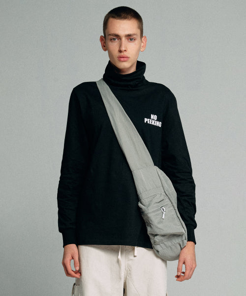 NO PEEKING TURTLENECK - 3 COLORS BLACK