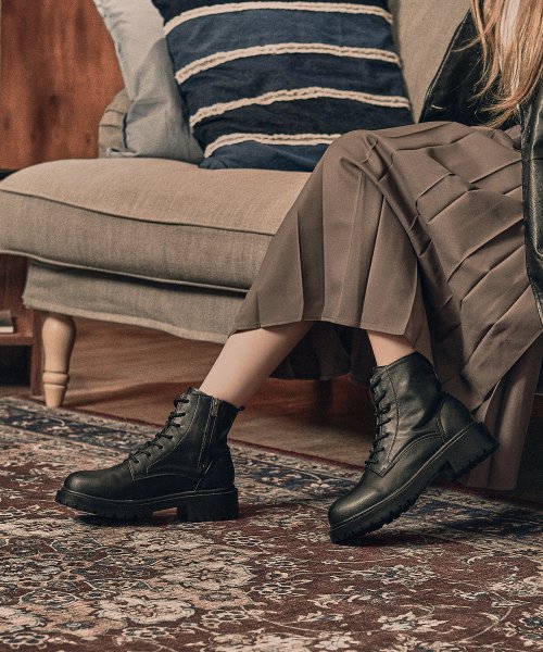 LACE-UP WALKER BOOTS RONI BLACK
