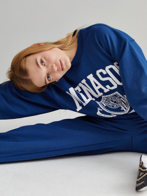 UNISEX CLASSIC EMBLEM SWEATSHIRT - 5 COLORS NAVY