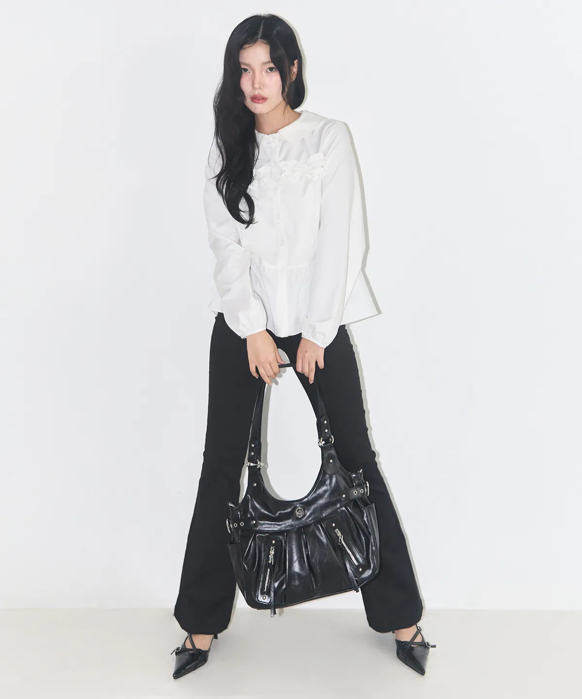 AMBER BUCKLE SHOULDER BAG BLACK