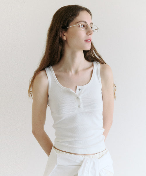 NUBASIC BUTTON SLEEVELESS - 4 COLORS WHITE