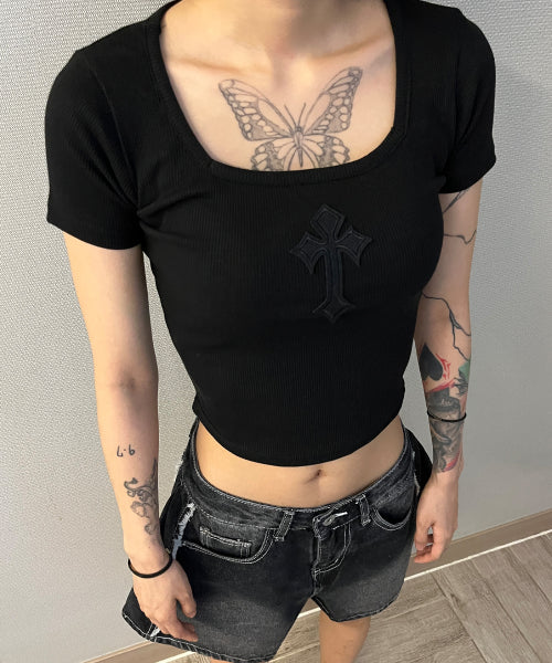 CROSS SQUARE NECK T-SHIRT - 8 COLORS BLACK