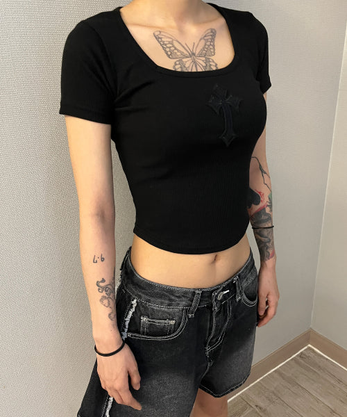 CROSS SQUARE NECK T-SHIRT - 8 COLORS BLACK
