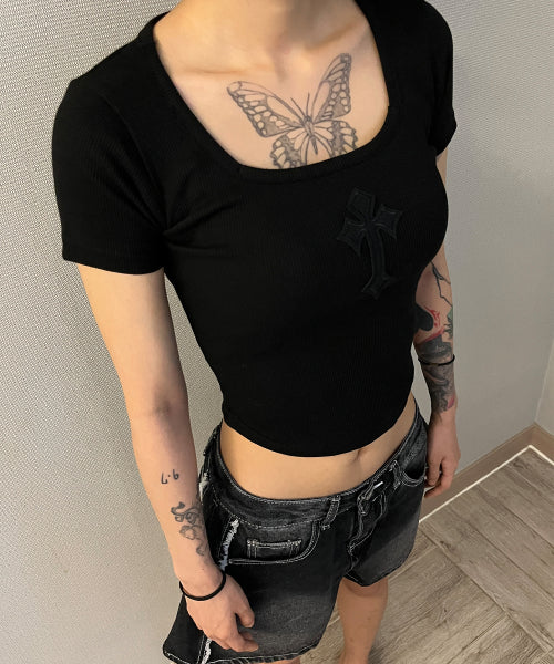 CROSS SQUARE NECK T-SHIRT - 8 COLORS BLACK