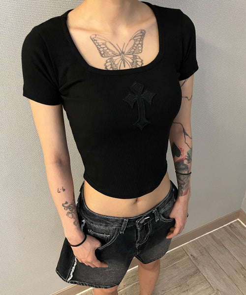 CROSS SQUARE NECK T-SHIRT - 8 COLORS BLACK