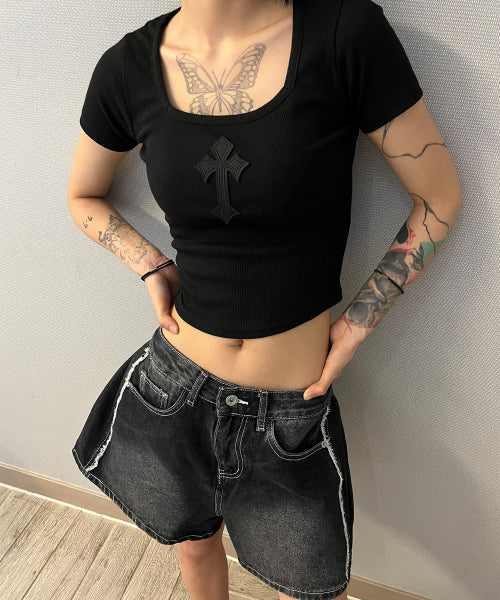 CROSS SQUARE NECK T-SHIRT - 8 COLORS BLACK