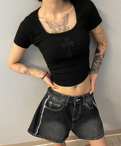 CROSS SQUARE NECK T-SHIRT - 8 COLORS BLACK