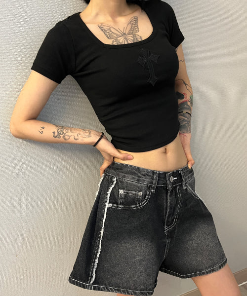 CROSS SQUARE NECK T-SHIRT - 8 COLORS BLACK