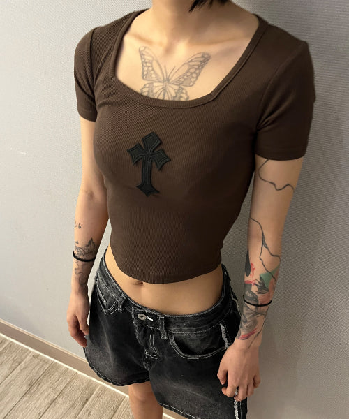 CROSS SQUARE NECK T-SHIRT - 8 COLORS BROWN
