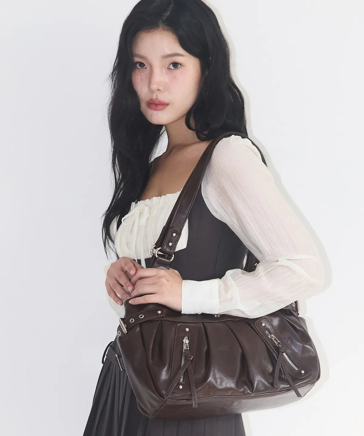 AMBER BUCKLE SHOULDER BAG BROWN