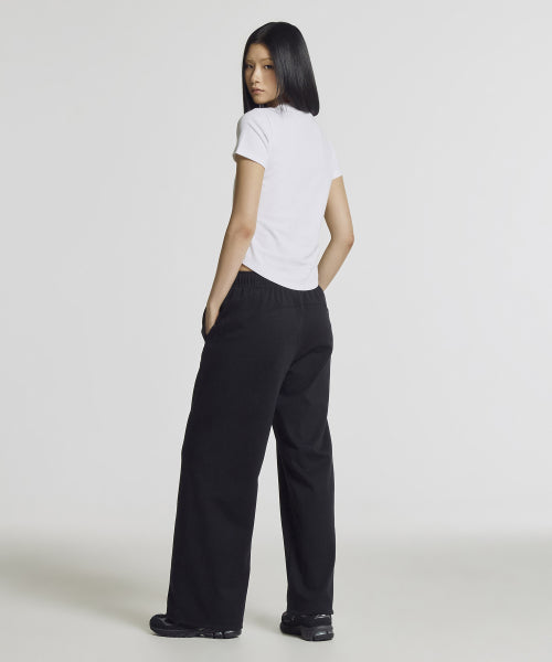 WOMEN ESSENTIAL FITTED TEE - 2 COLORS WHITE