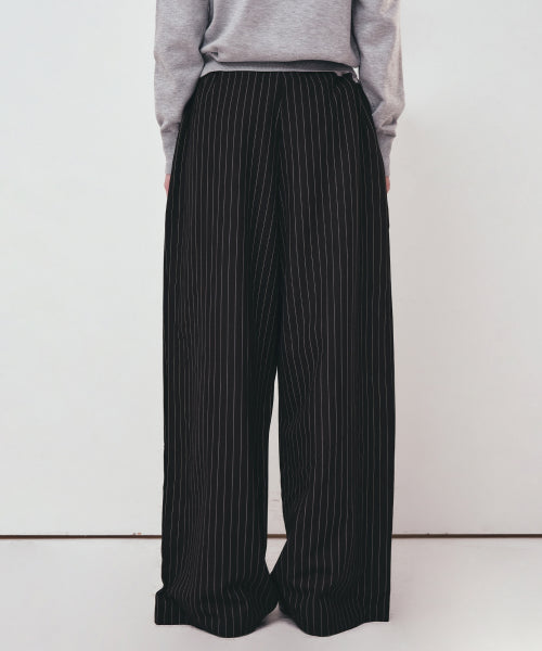 STRIPE LAYERED PINTUCK SLACKS #徐睿知同款! - 2 COLORS BLACK