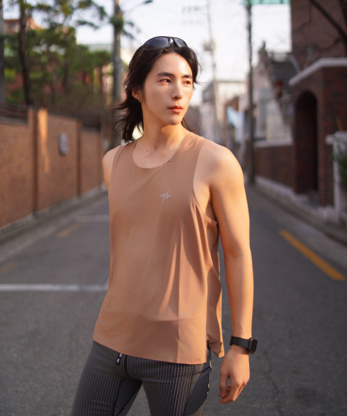 MICRO MESH PERFORMANCE SEAMLESS RUNNING SINGLET - 5 COLORS BLACK