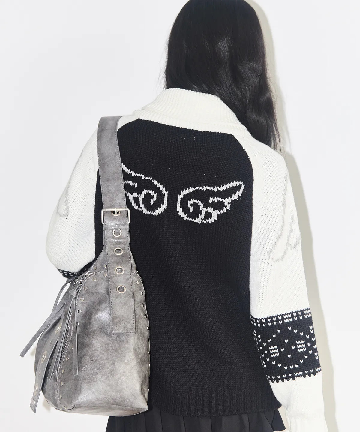 ANGEL RING COWICHAN KNIT ZIP-UP BLACK