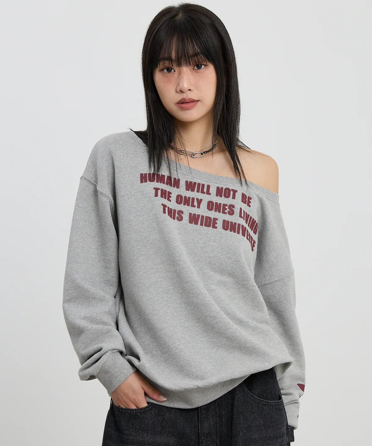THREE STAR LETTERING OFF SHOULDER SWEATSHIRT - 2 colors