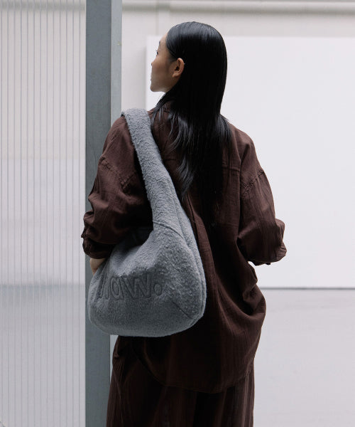 WOOL PEBBLE BAG - 4 COLORS