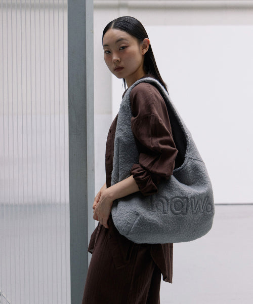 WOOL PEBBLE BAG - 4 COLORS
