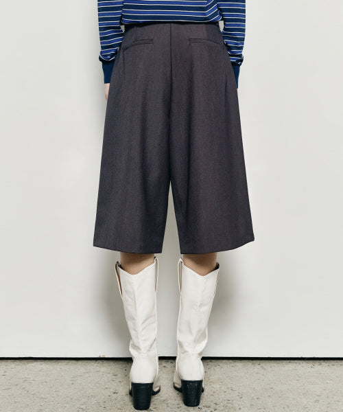 WIDE PINTUCK BERMUDA PANTS #徐睿知同款! - 2 COLORS CHARCOAL