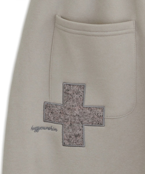 CROSS PATCH JOGGER PANTS OATMEAL