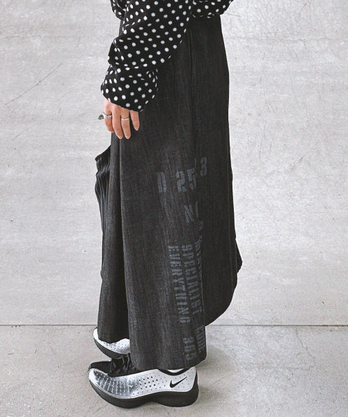 SIDE LOGO PLEATS SKIRT BLACK
