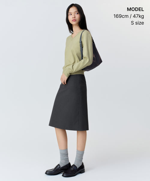 WOMEN'S ESSENTIAL V-NECK KNIT - 9 COLORS GREEN