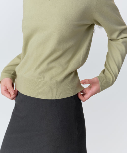 WOMEN'S ESSENTIAL V-NECK KNIT - 9 COLORS GREEN