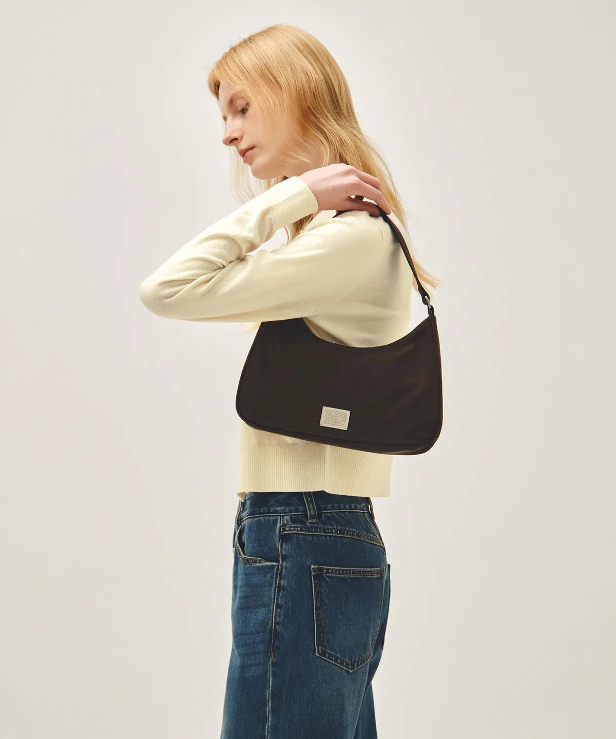 CLASSIC LOGO HOBO BAG brown