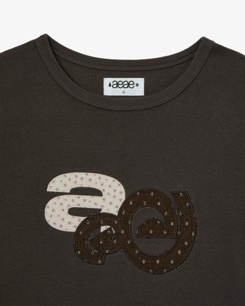 APPLIQUE FLOWER LOGO TEE - 4 COLORS DARK BROWN
