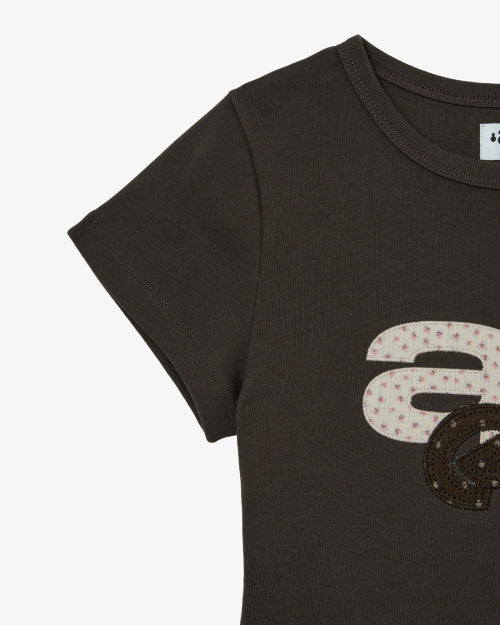 APPLIQUE LOGO TEE - 4 COLORS DARK BROWN