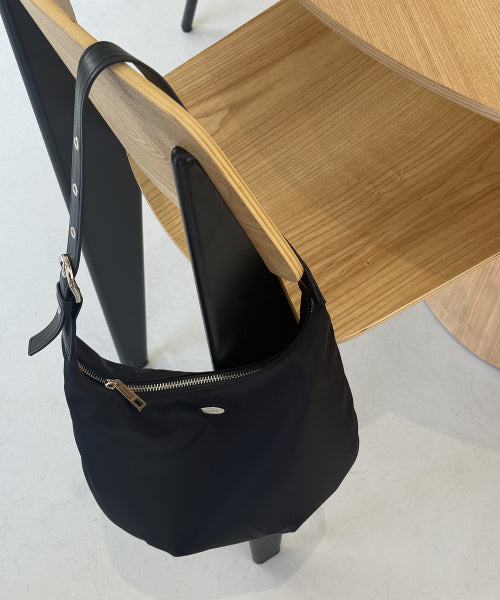 ARCO SHOULDER BAG BLACK