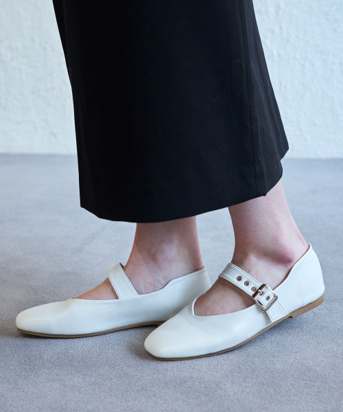 BUCKLE MARY JANE FLAT SHOES WHITE