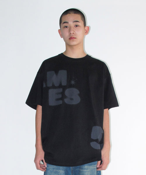 SPRAY 52 TYPO TEE - 3 COLORS BLACK
