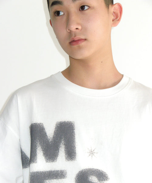 SPRAY 52 TYPO TEE - 3 COLORS WHITE